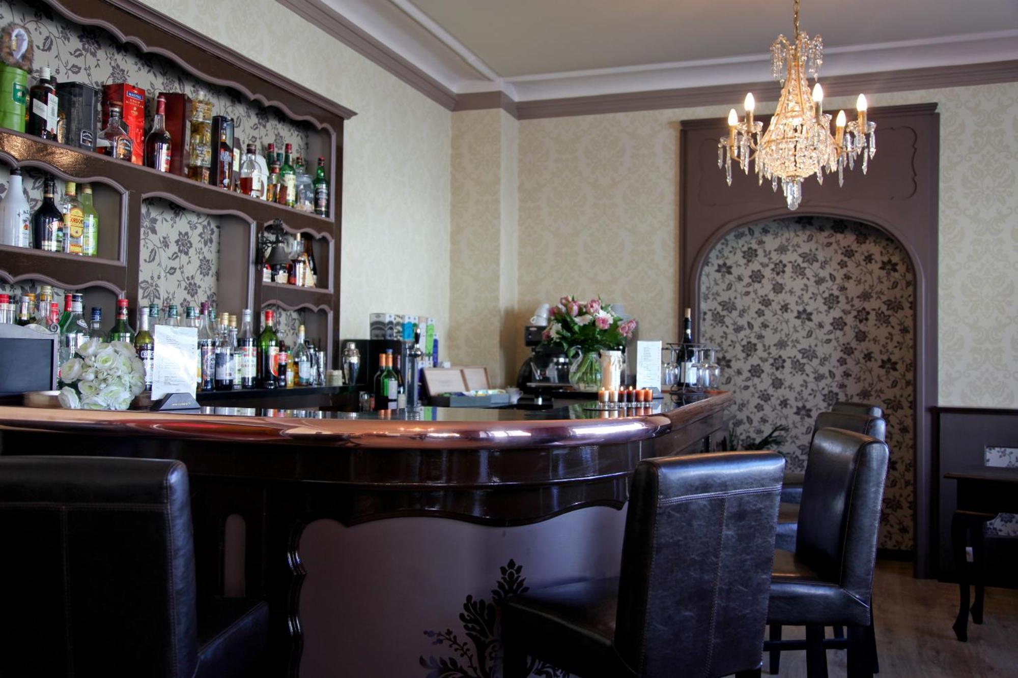 Logis Hotel Des Bains ジェラールメ エクステリア 写真