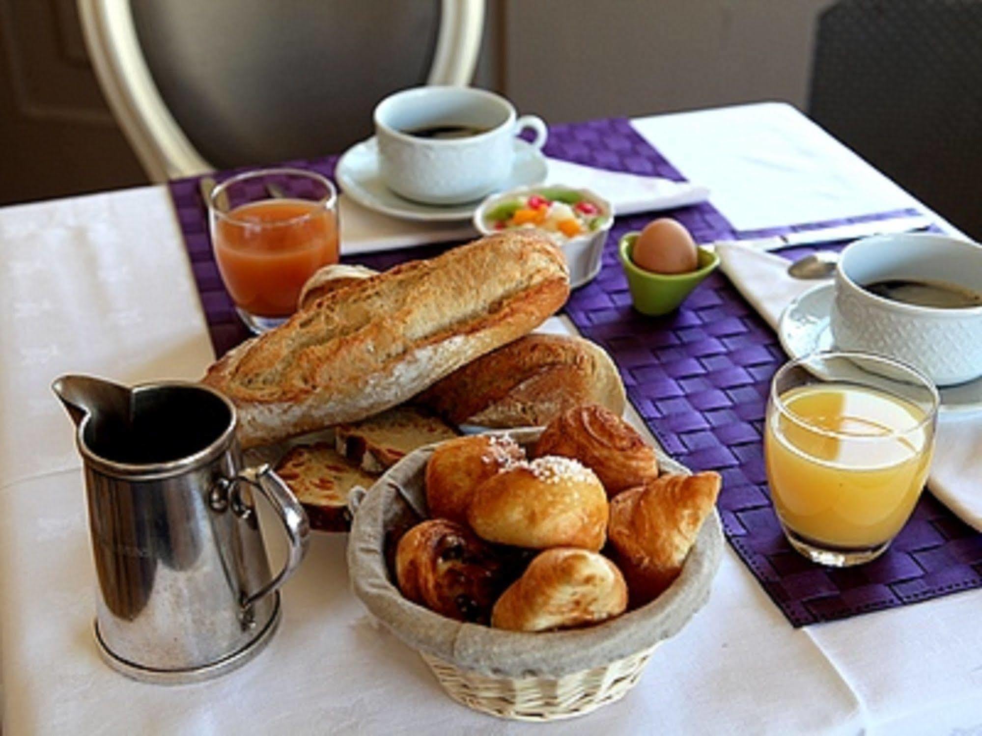 Logis Hotel Des Bains ジェラールメ エクステリア 写真
