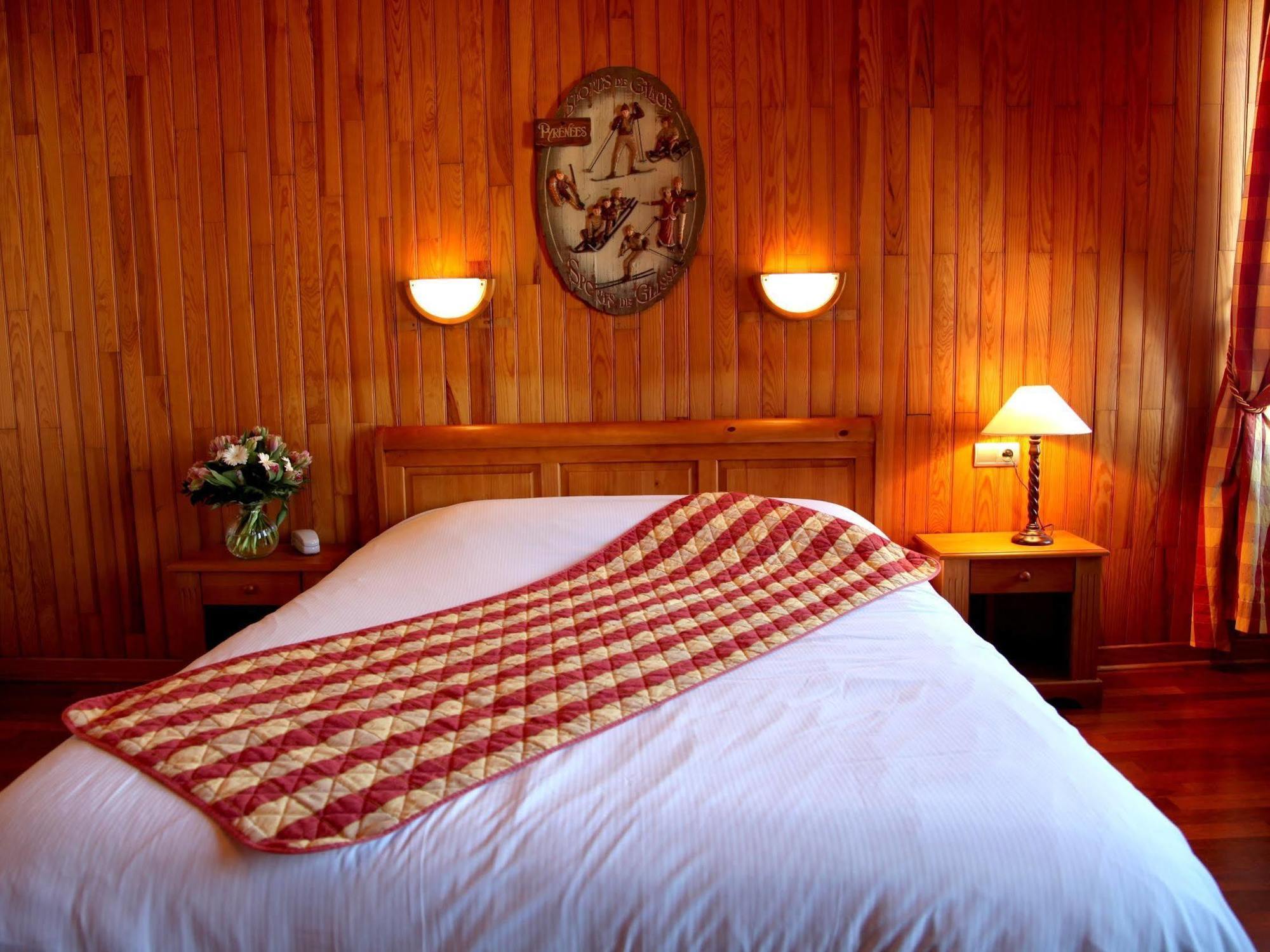 Logis Hotel Des Bains ジェラールメ エクステリア 写真