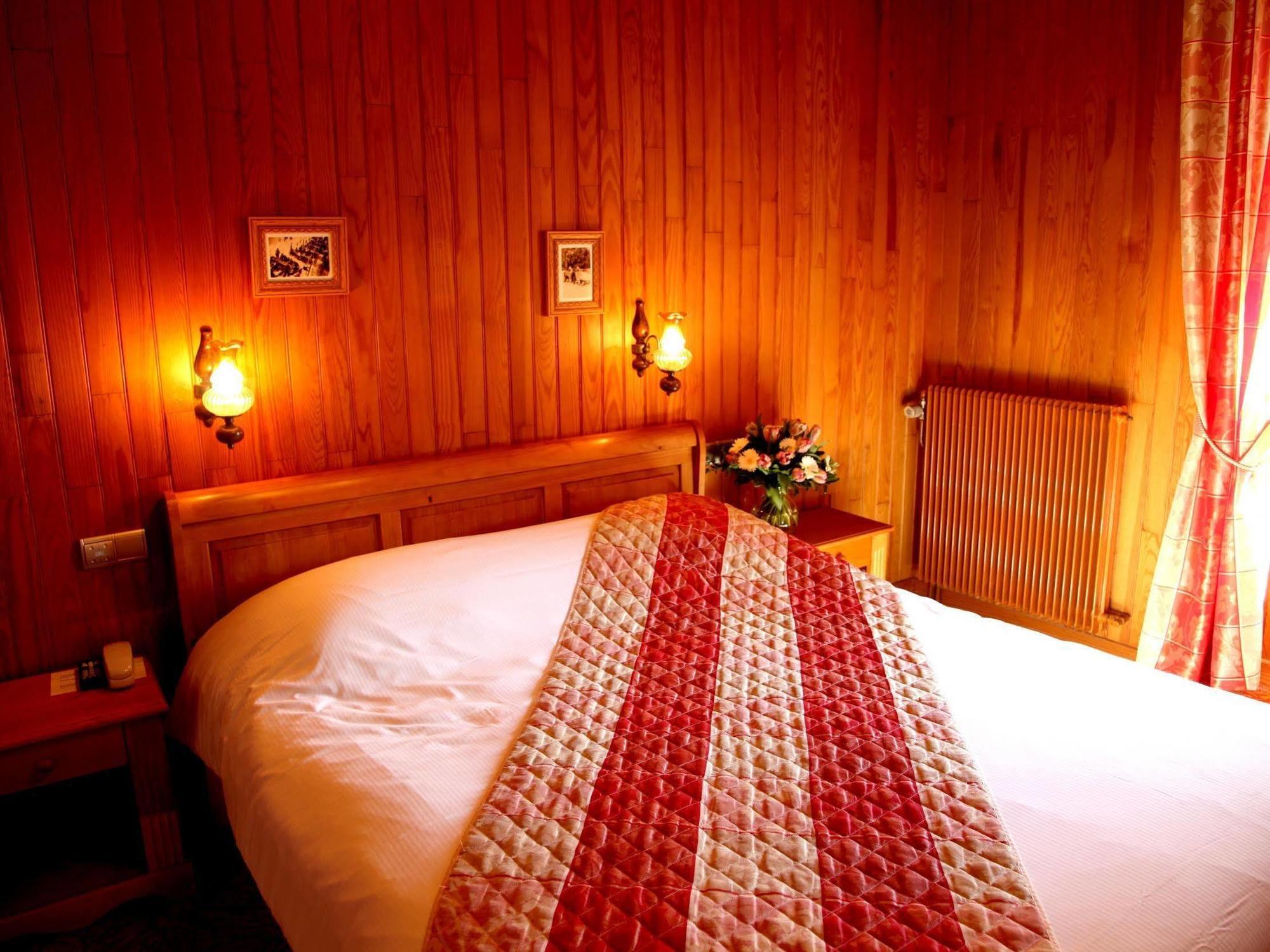 Logis Hotel Des Bains ジェラールメ エクステリア 写真