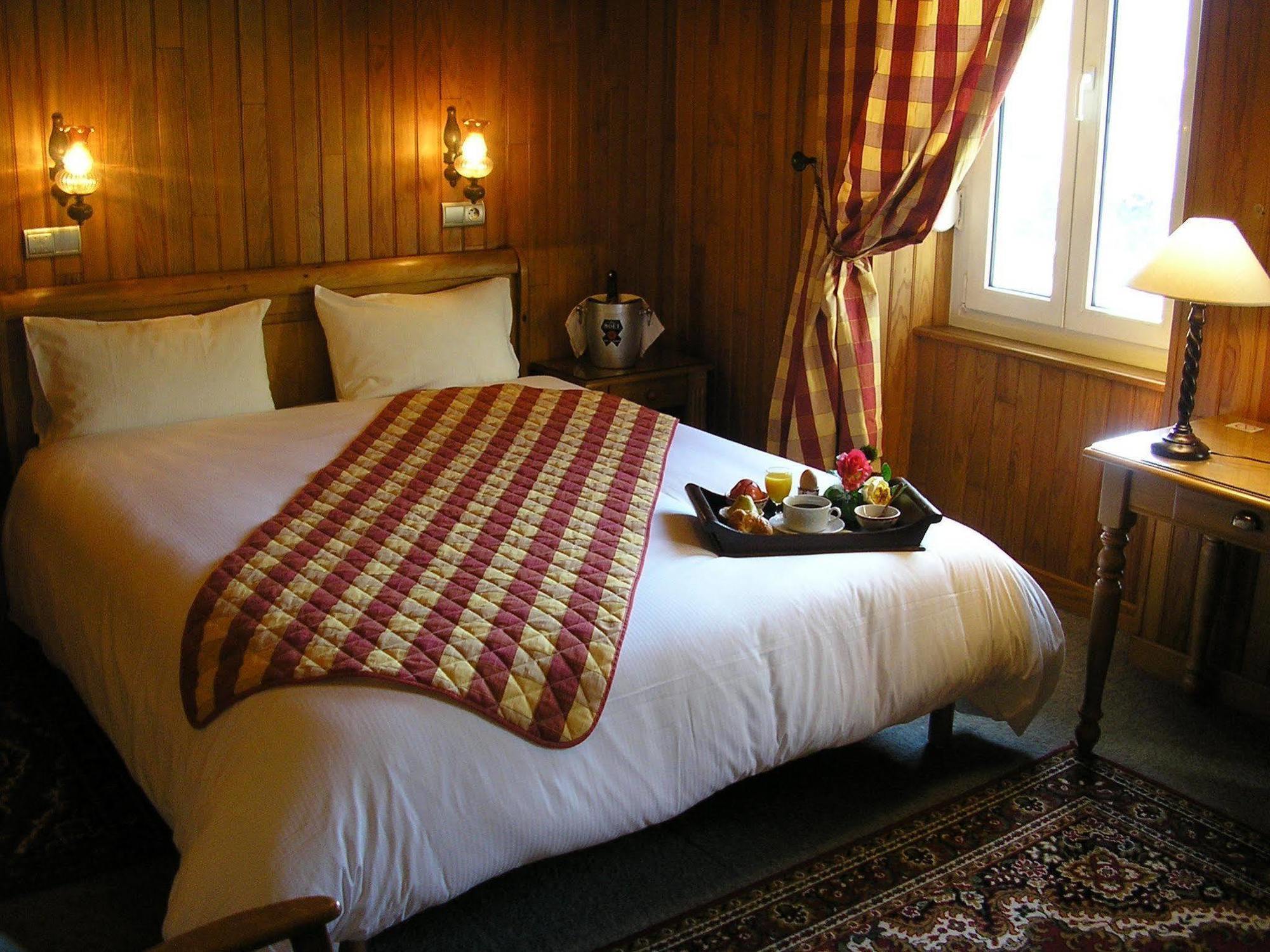 Logis Hotel Des Bains ジェラールメ エクステリア 写真