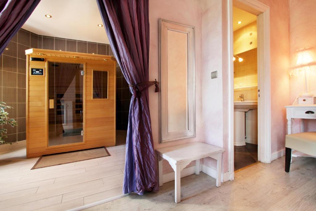 Logis Hotel Des Bains ジェラールメ 部屋 写真